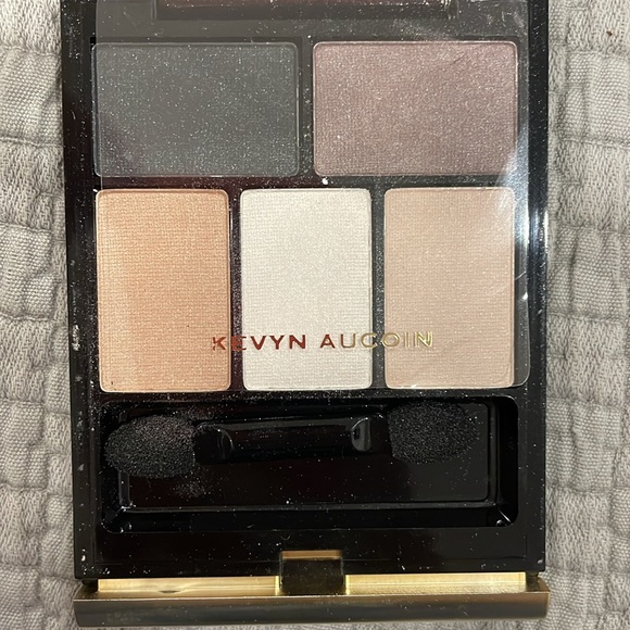 Brand new eye shadow palette by Kevin Aucoin - Picture 3 of 4